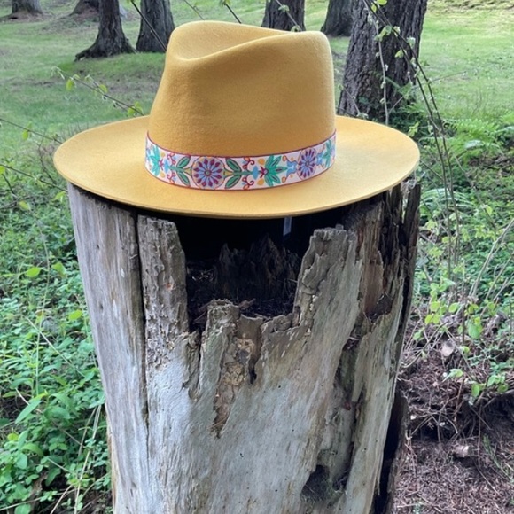 Margot Marigold Trim Pinched Hard Shell Hat New - Picture 8 of 10